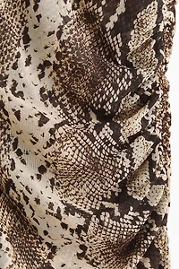 Robe en filet avec imprimé peau de serpent