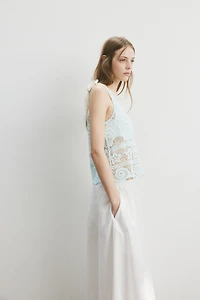 Haut d'aspect crocheté avec motifs