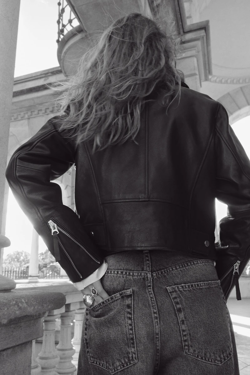 Jean tonneau en haut de la cheville