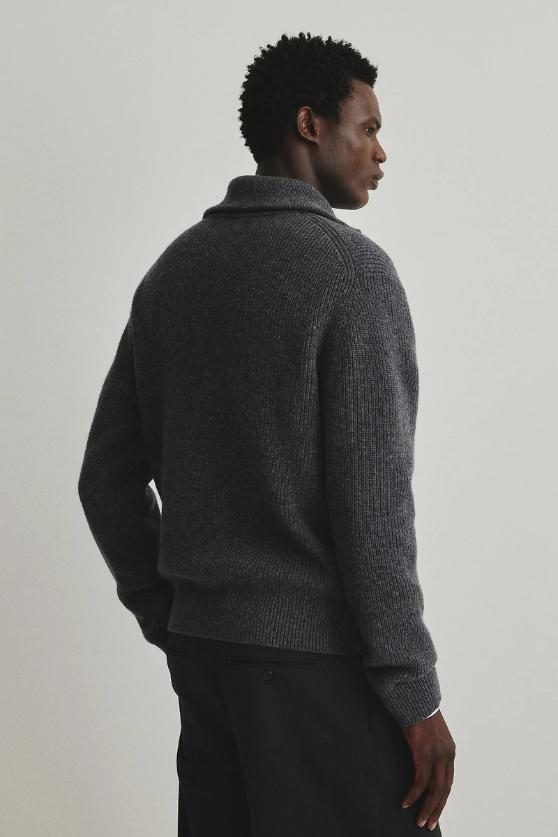 Chandail classique en laine avec col