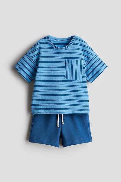 2-Piece T-Shirt and Sweatshorts Set