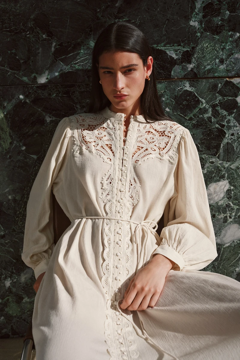 Robe en coton avec dentelle