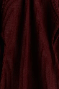 Robe en tricot côtelé avec col cheminée