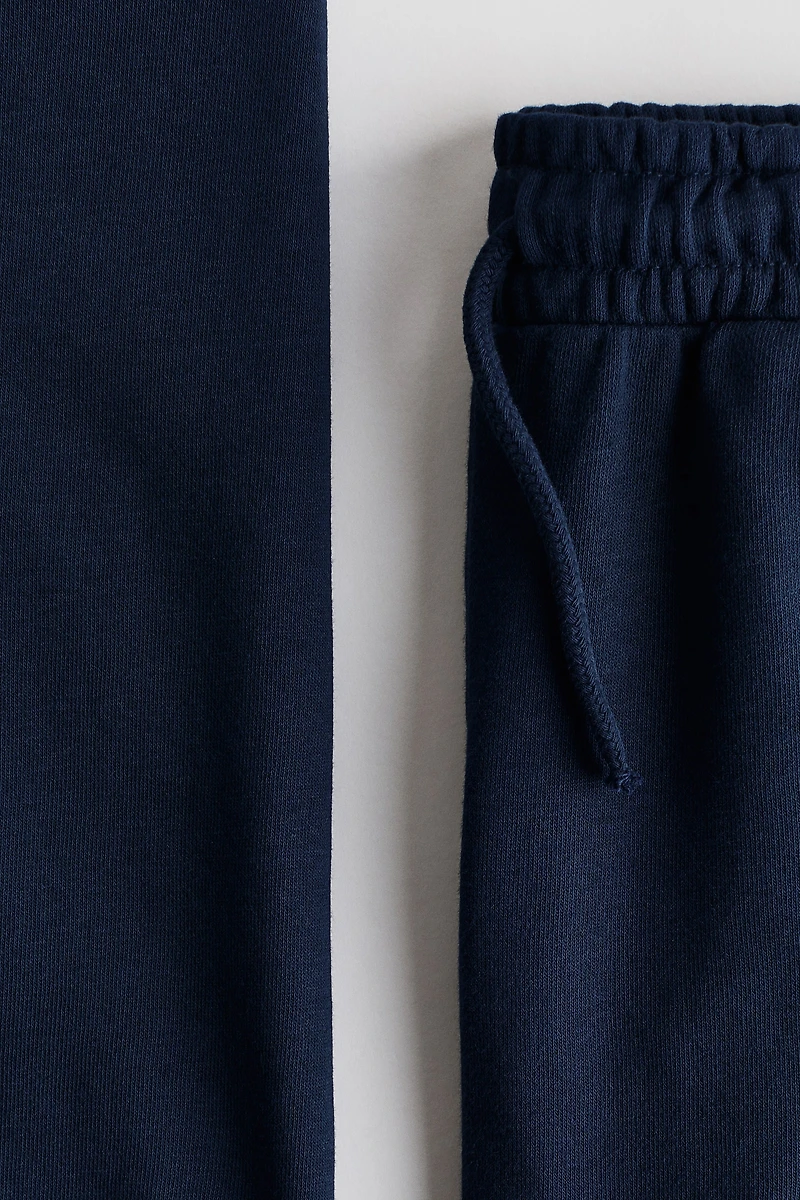 2-Piece Sweatshirt and Sweatshorts Set