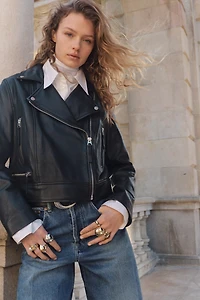 Jean tonneau en haut de la cheville