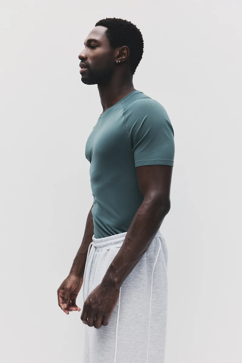 Muscle Fit Sports T-Shirt with DryMove™