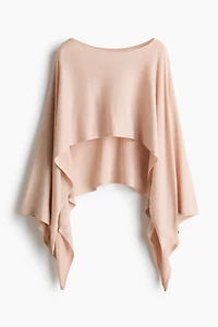 Cape en tricot à encolure bateau