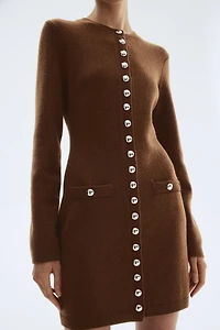 Robe en tricot boutonnée devant