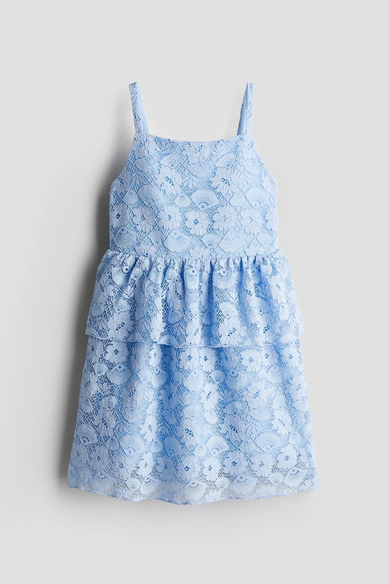 Robe volantée en dentelle