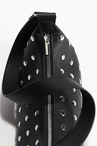 Sac à bandoulière clouté