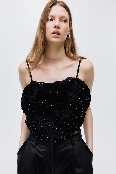 Haut ornementé à bretelles fines