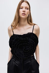 Haut ornementé à bretelles fines