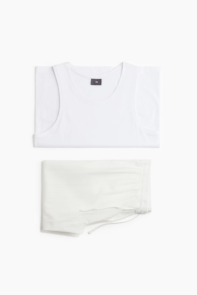 Débardeur et pantalon de pyjama