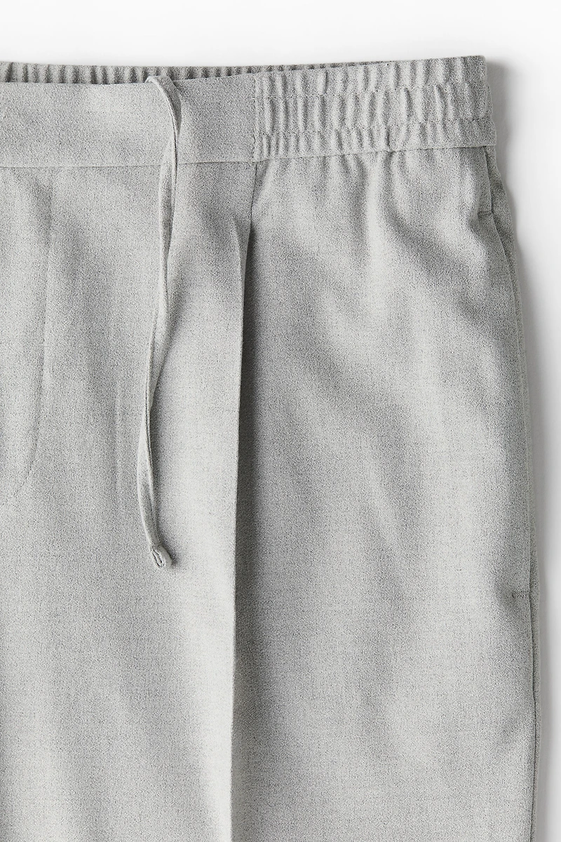 Pantalon classique avec plis