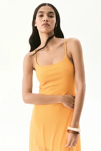 Robe en filet à bretelles fines