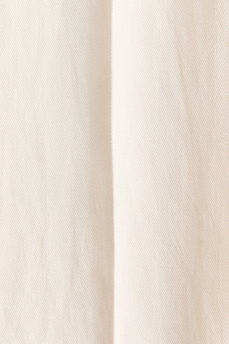 Pantalon chic avec jambes semi-évasées