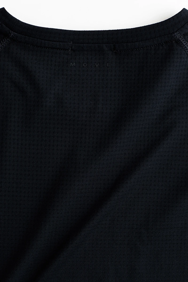 Muscle Fit Sports T-Shirt with DryMove™