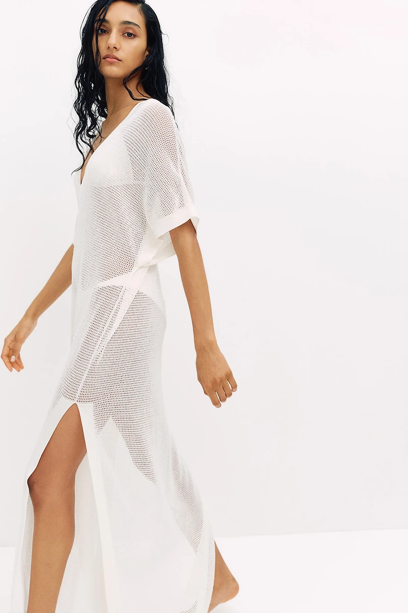 Robe de plage en tricot pointelle