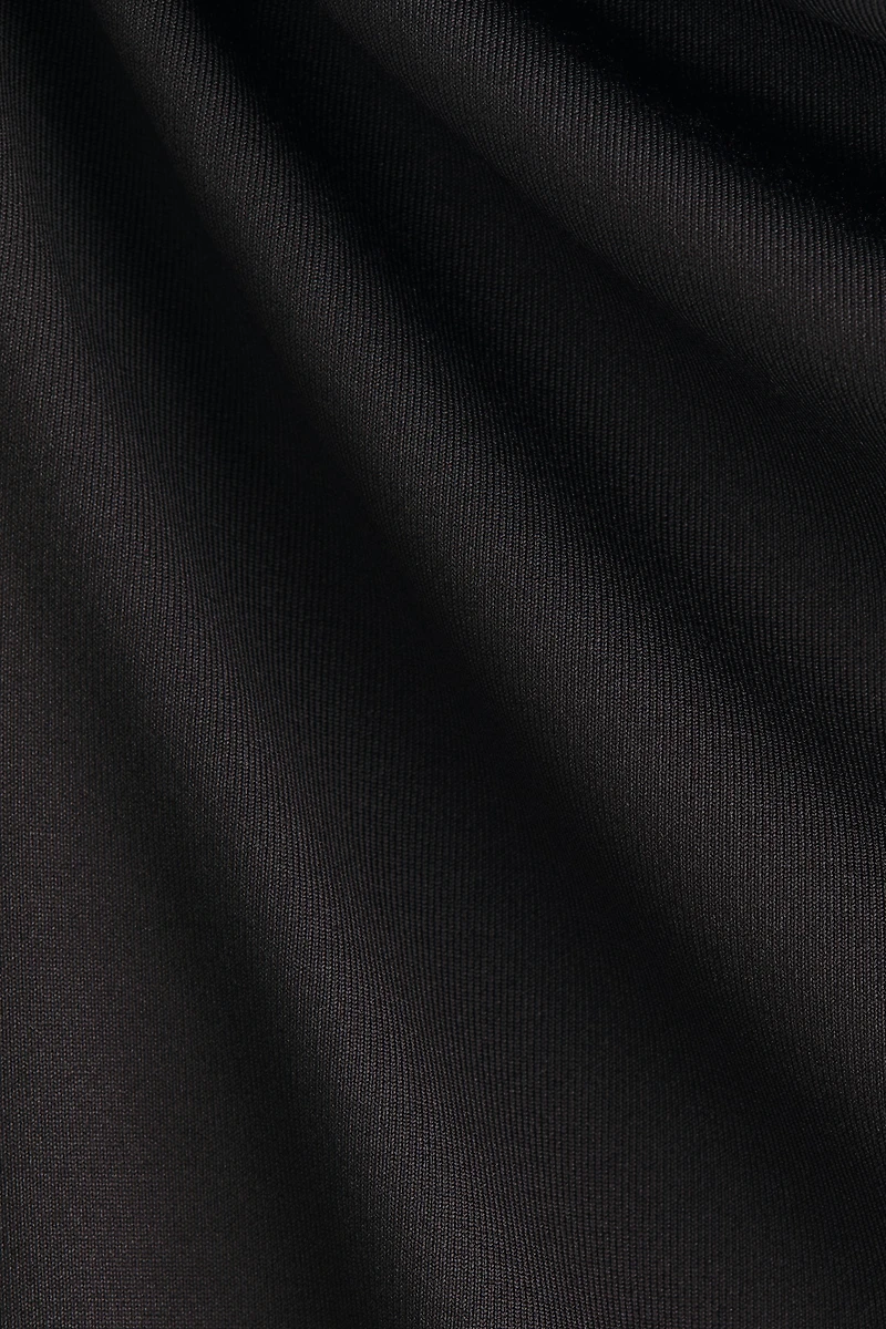 Robe asymétrique à effet drapé