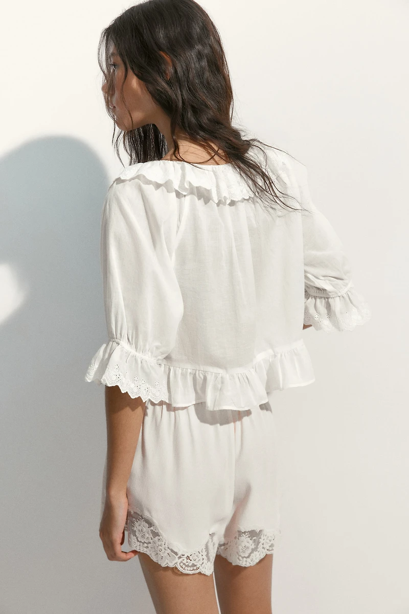 Blouse en coton avec broderie anglaise