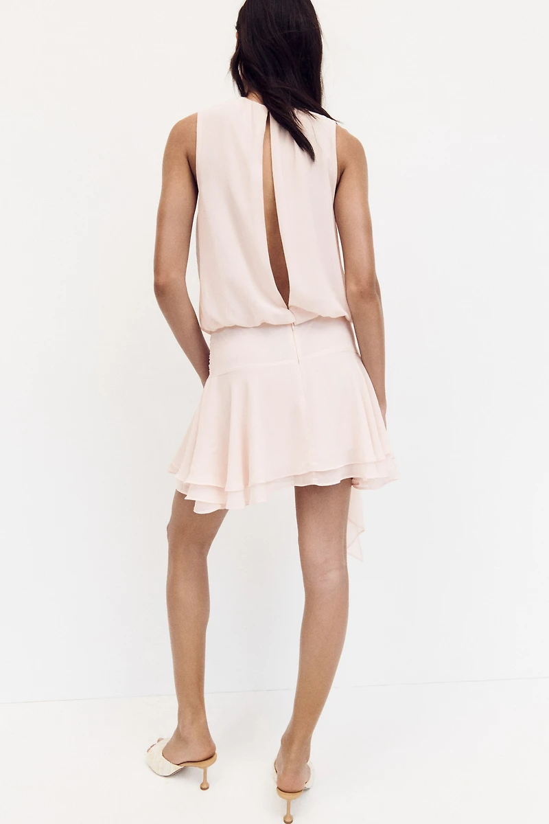 Robe en mousseline avec détail à nouer