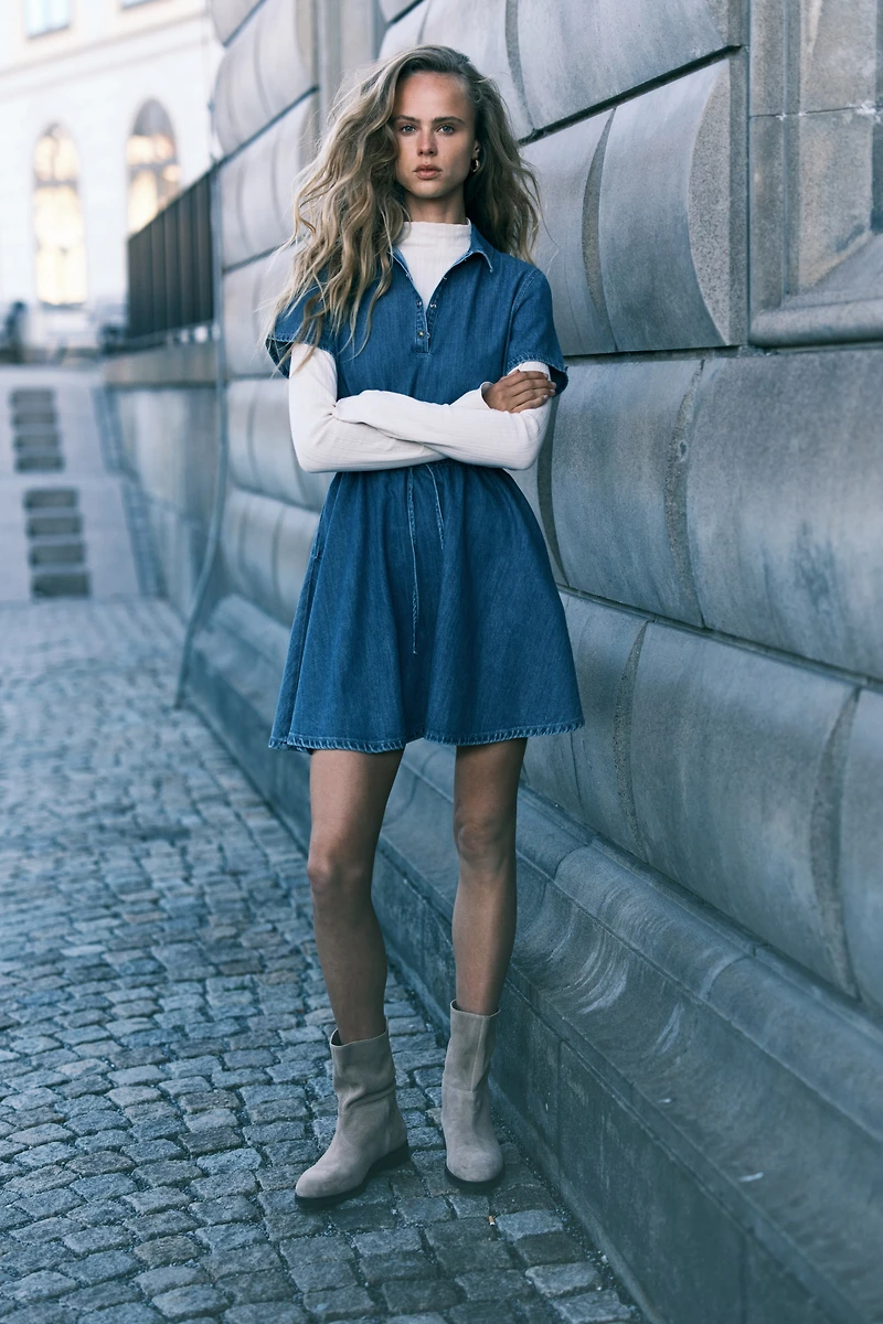 Robe en denim avec cordon de serrage à la taille