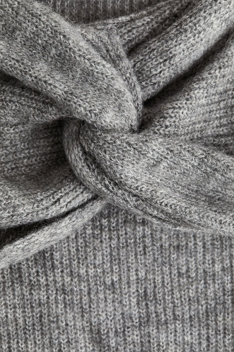 Chandail à épaules dénudées