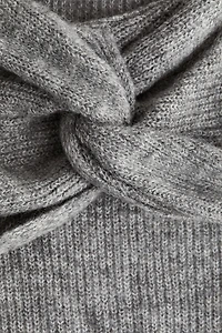 Chandail à épaules dénudées