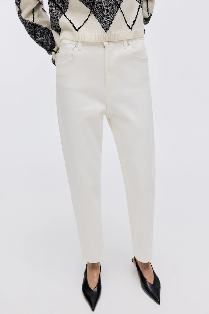 Jean Mom à la cheville près du corps taille haute