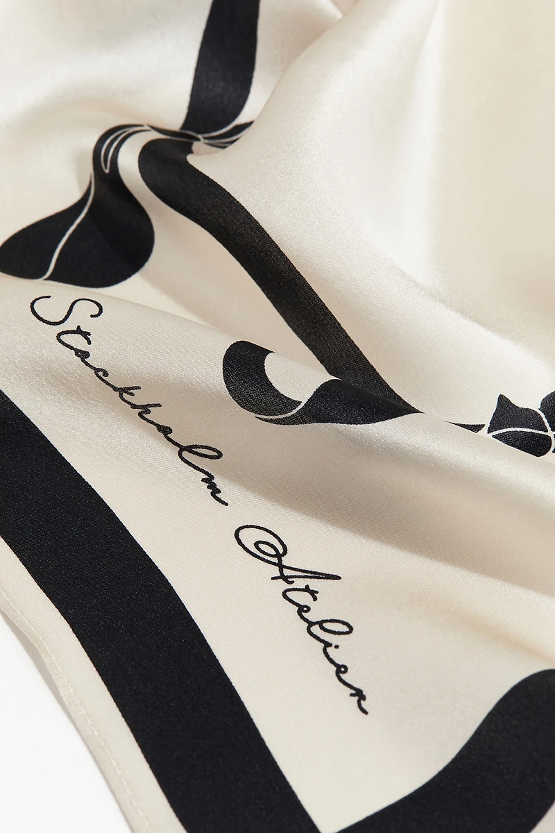 Foulard imprimé en soie