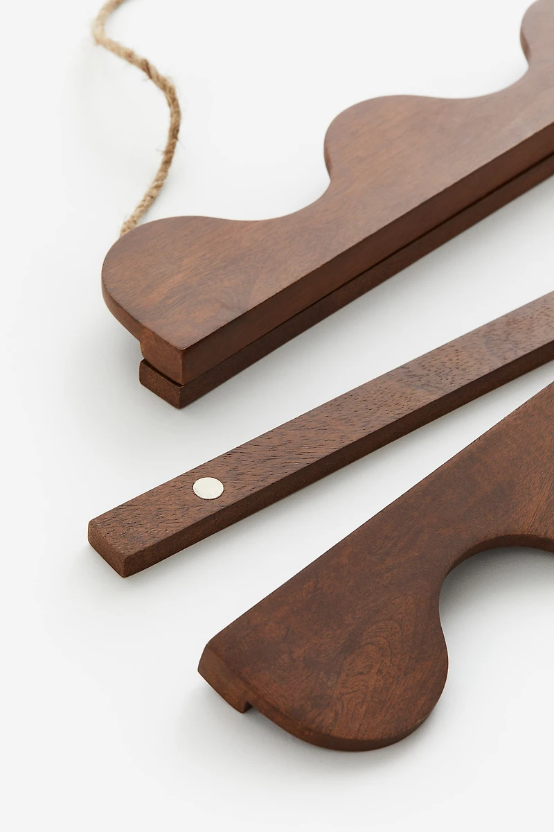 Wavy-edge Poster Hanger