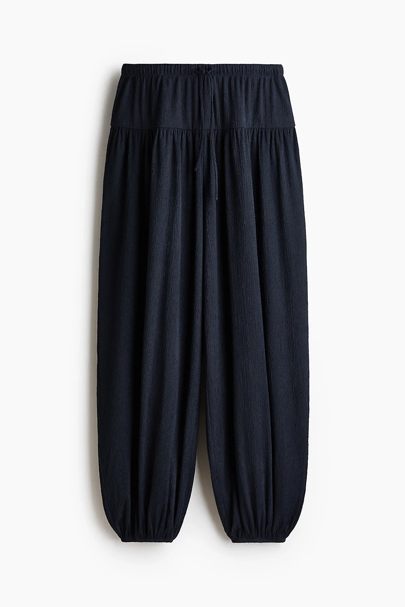 Crinkled balloon trousers