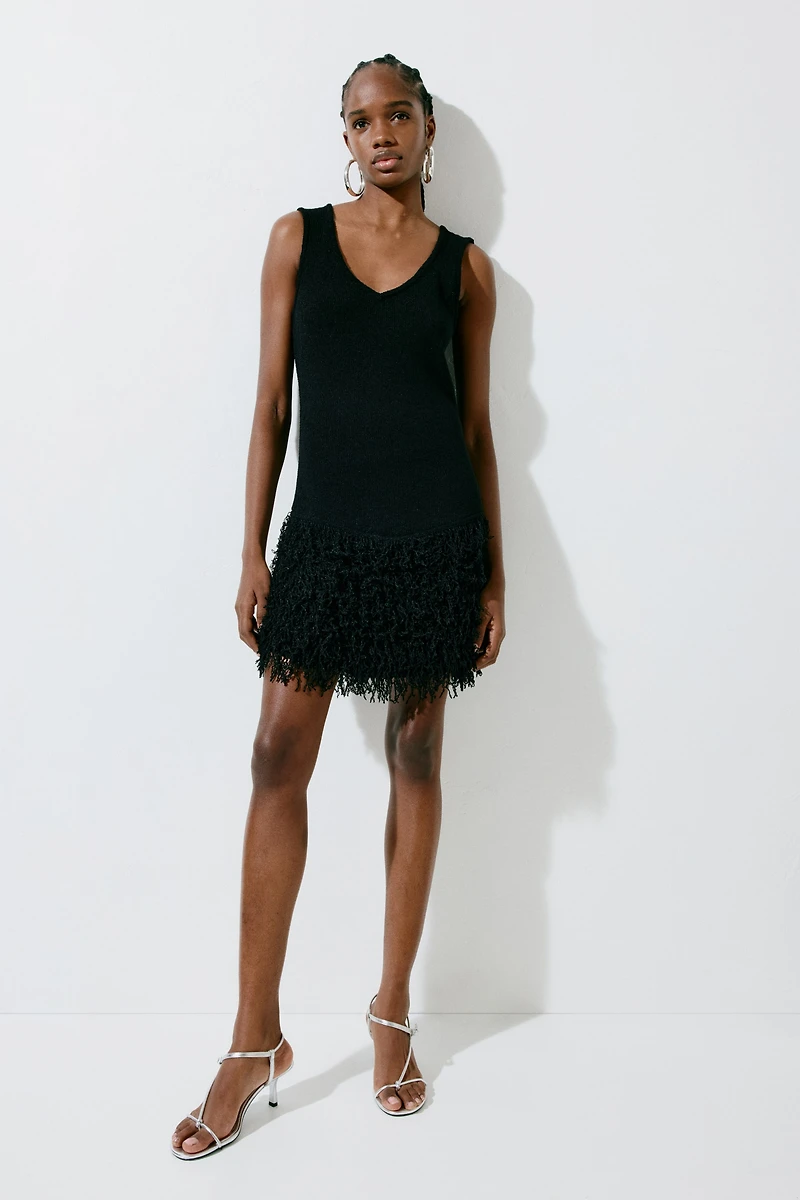 Robe en tricot avec franges