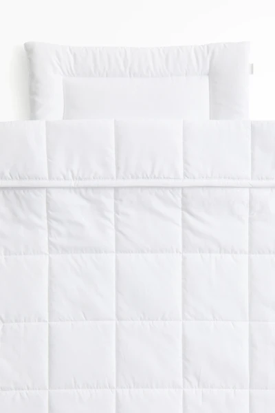 Couette et oreiller pour bébé