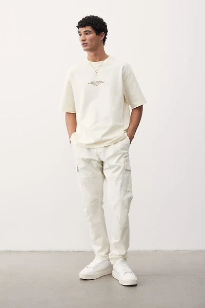Pantalon cargo près du corps