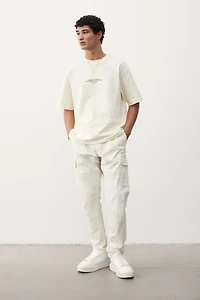 Pantalon cargo près du corps