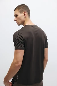 T-shirt sport épousant les muscles en DryMove🅪