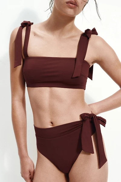 Bas de maillot taille haute avec détail à nouer
