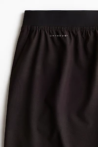 Mid-Length Sports Shorts with DryMove™