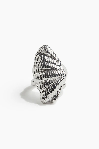 Seashell-Shaped Ring