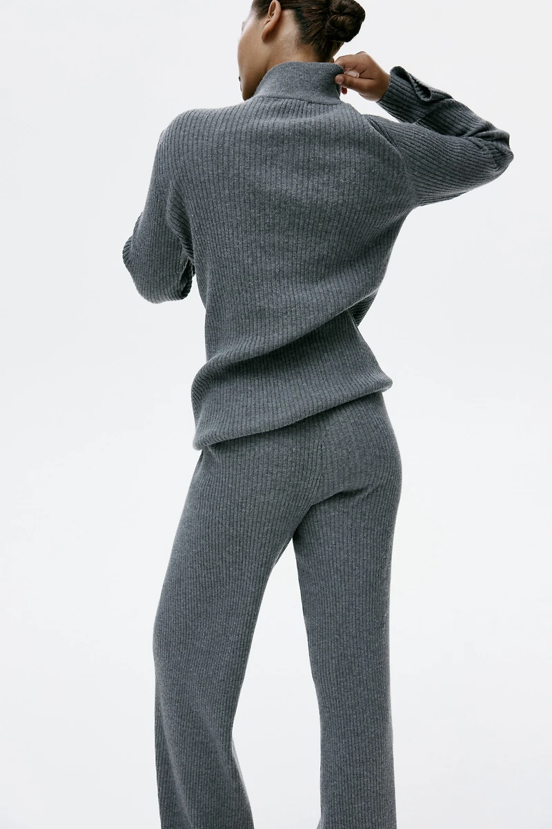 Wide-Leg Rib-Knit Pants