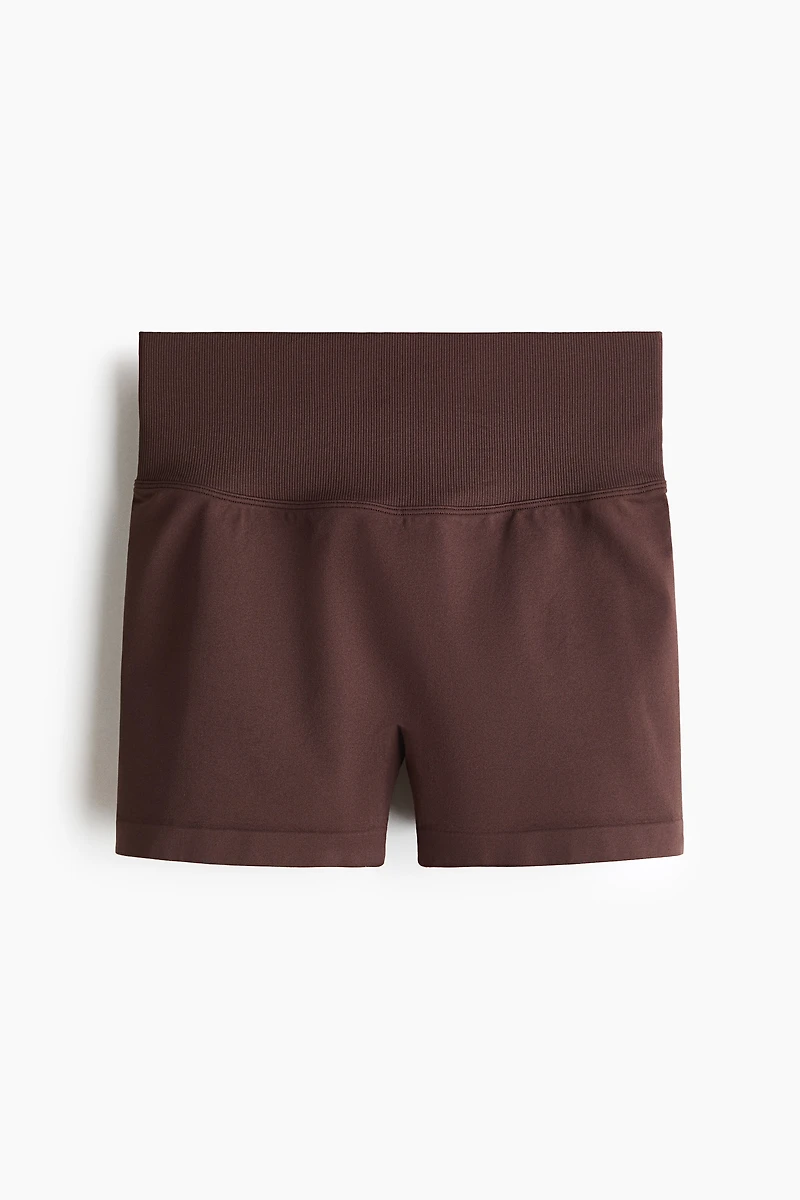 Seamless Scrunch Hot Pants with DryMove™