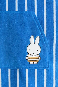Cape-Style Towel with Appliqué