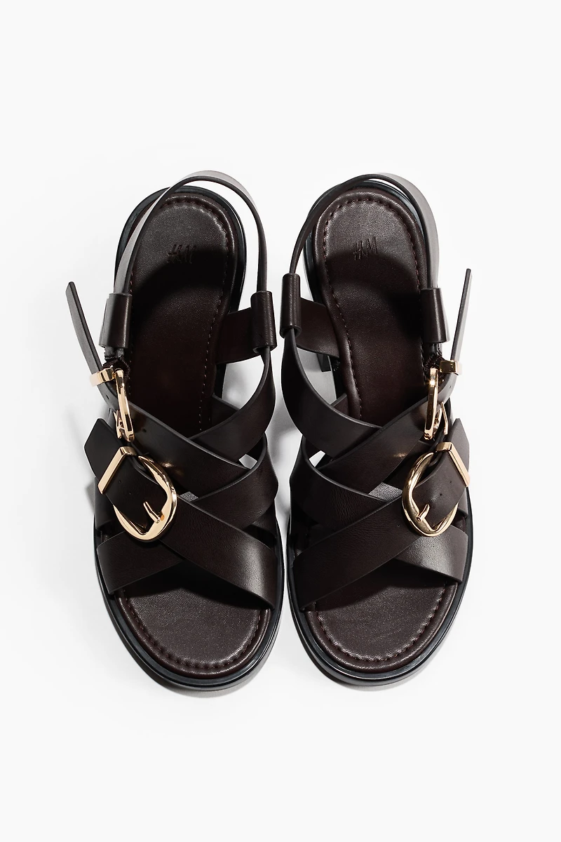 Sandales à talon avec boucle