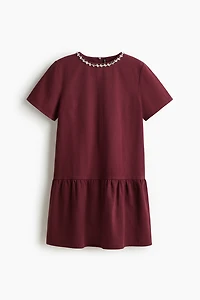 Robe ornée de strass