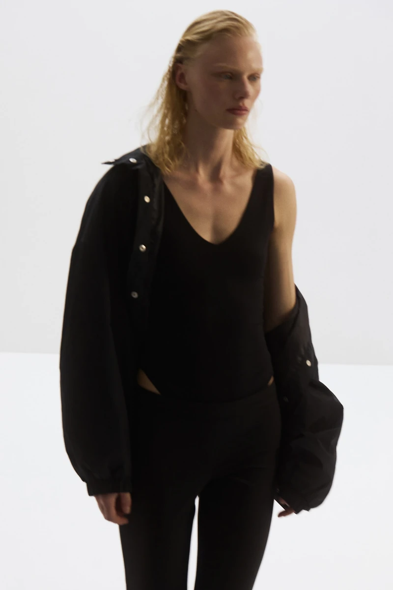 Sculpting Sleeveless Thong Bodysuit