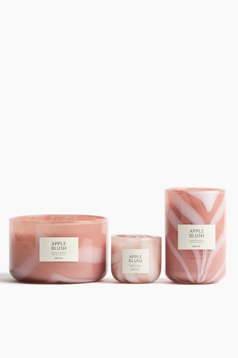 Bougie parfumée dans un pot en verre