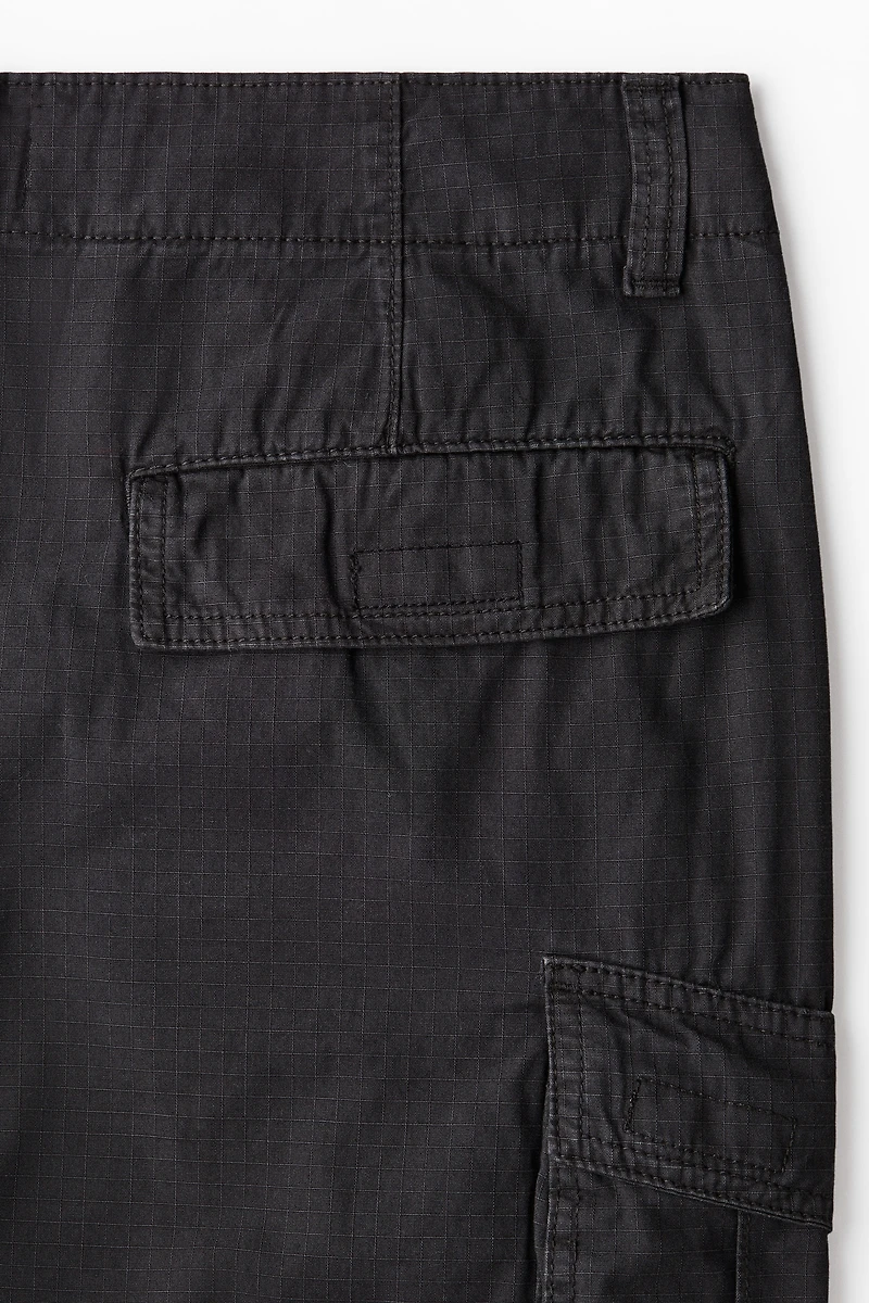 Loose-Fit Cargo Pants