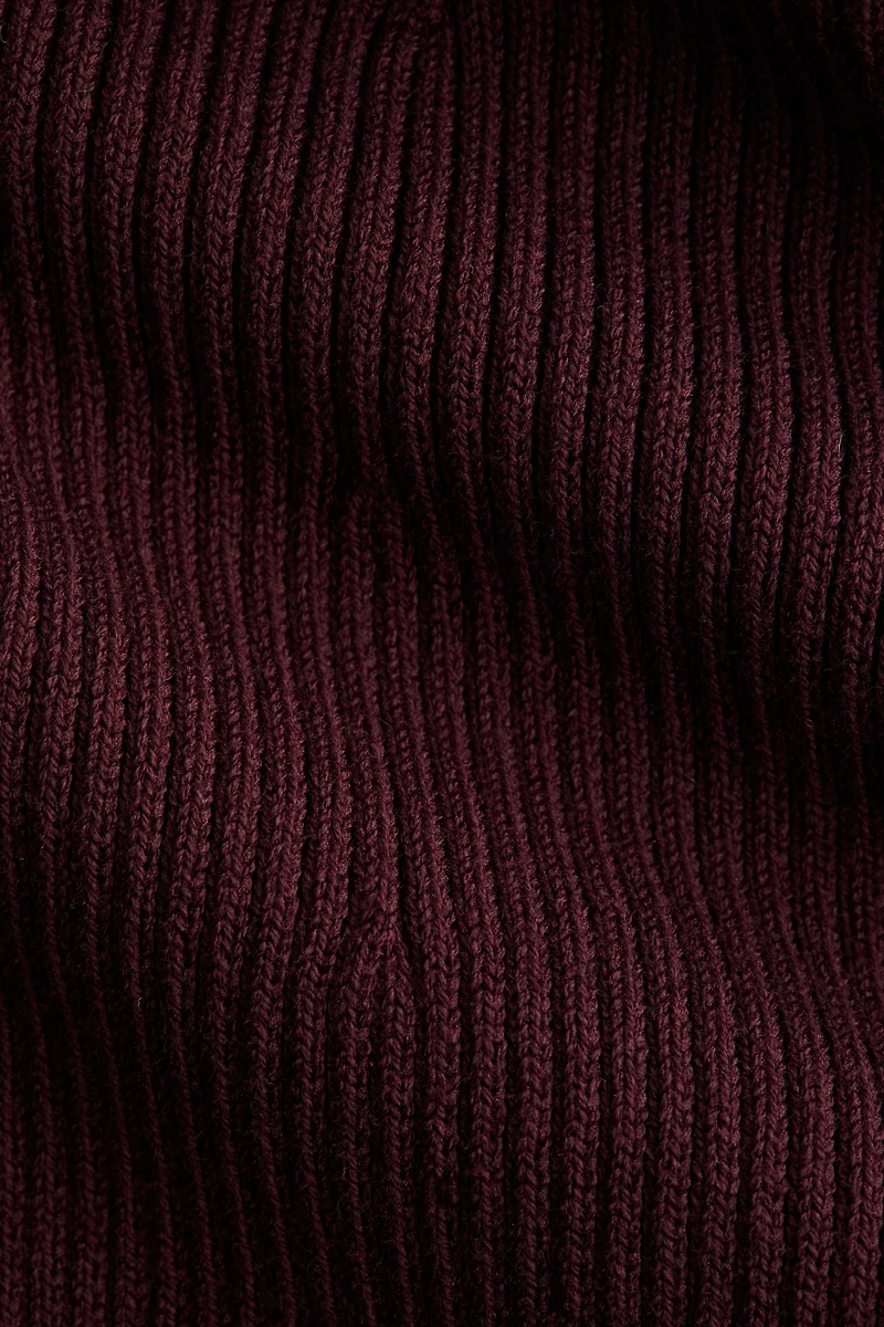 Robe en tricot côtelé avec jupe évasée