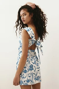 Dress with Bow at Back